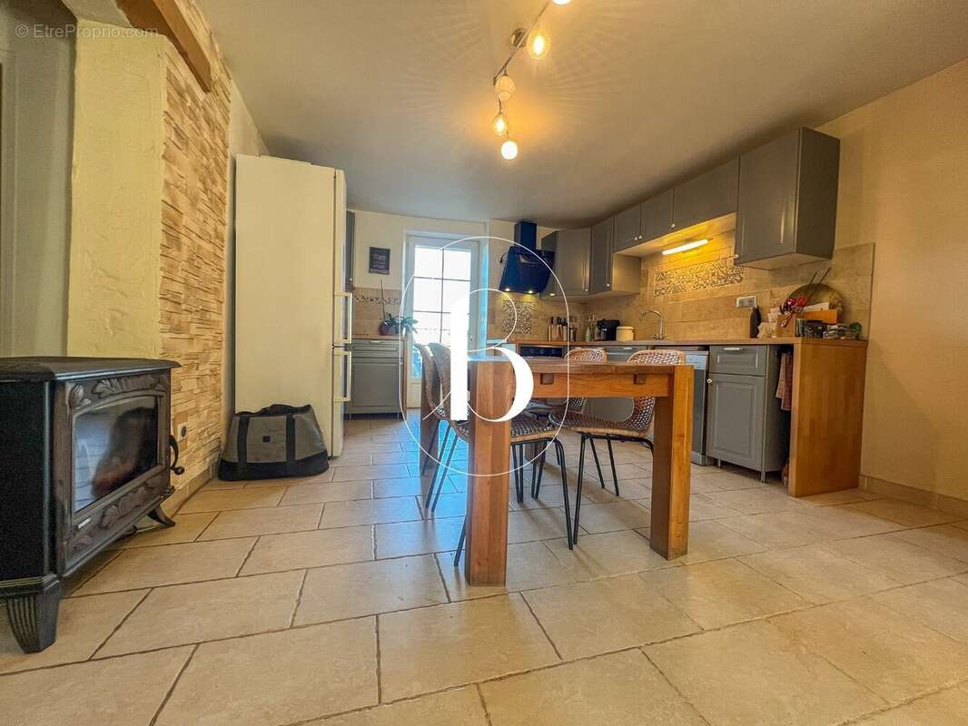 Maison 110 m² à Lussan  - photo 18
