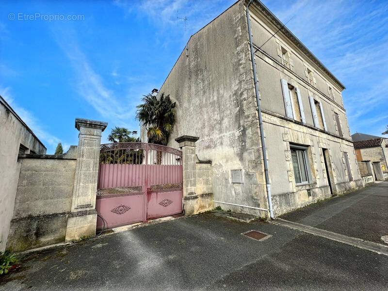 Maison à MATHA