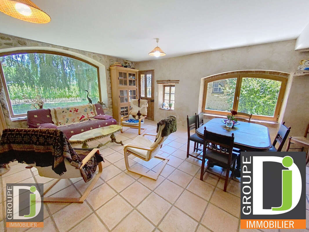 Maison 244 m² à Vaunaveys-La-Rochette  - photo 3