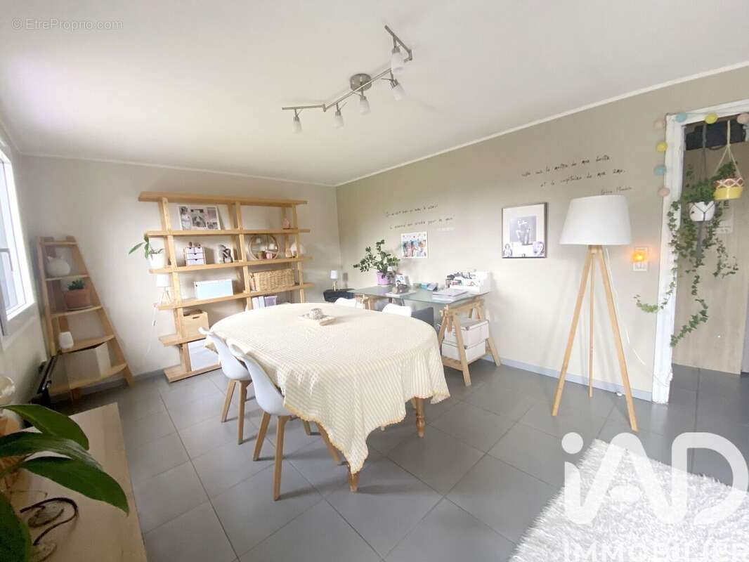 Photo 3 - Maison à ENNETIERES-EN-WEPPES