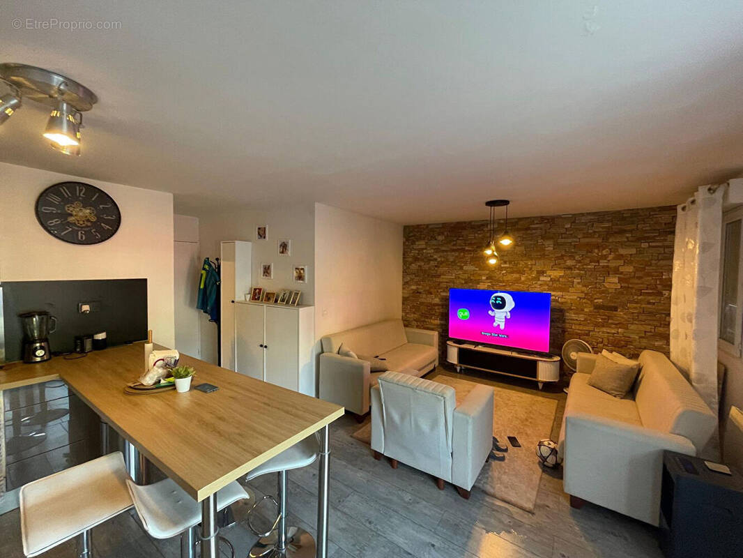 Appartement à LES PAVILLONS-SOUS-BOIS