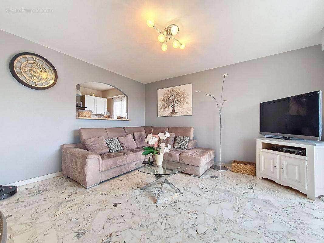 Appartement 3 pieces d'angle en dernier etage - photo 5