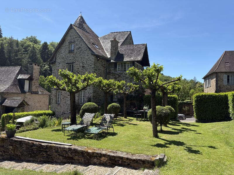 Maison à SEGUR-LE-CHATEAU
