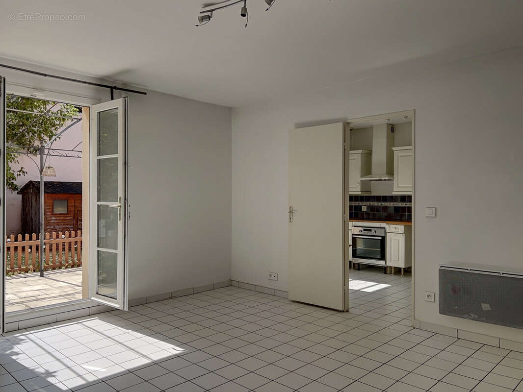 Maison 5 pièces, jardin et garage - photo 3