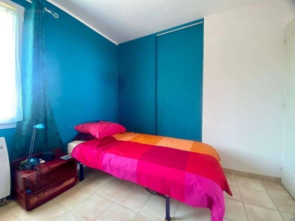 T4 de 96m2+ TERRAIN 632m2 / SAINT MITRE - Maison à MARSEILLE-13E