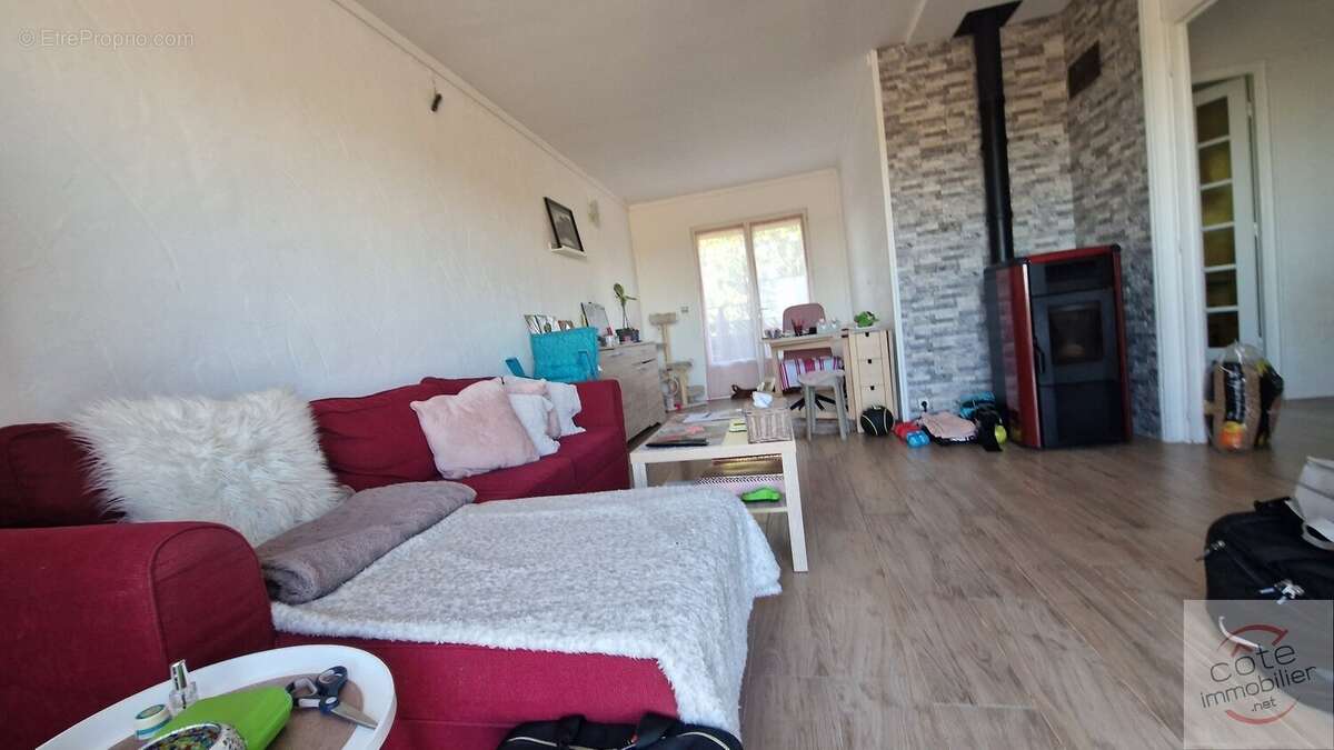 Maison à LES GRANGES-LE-ROI