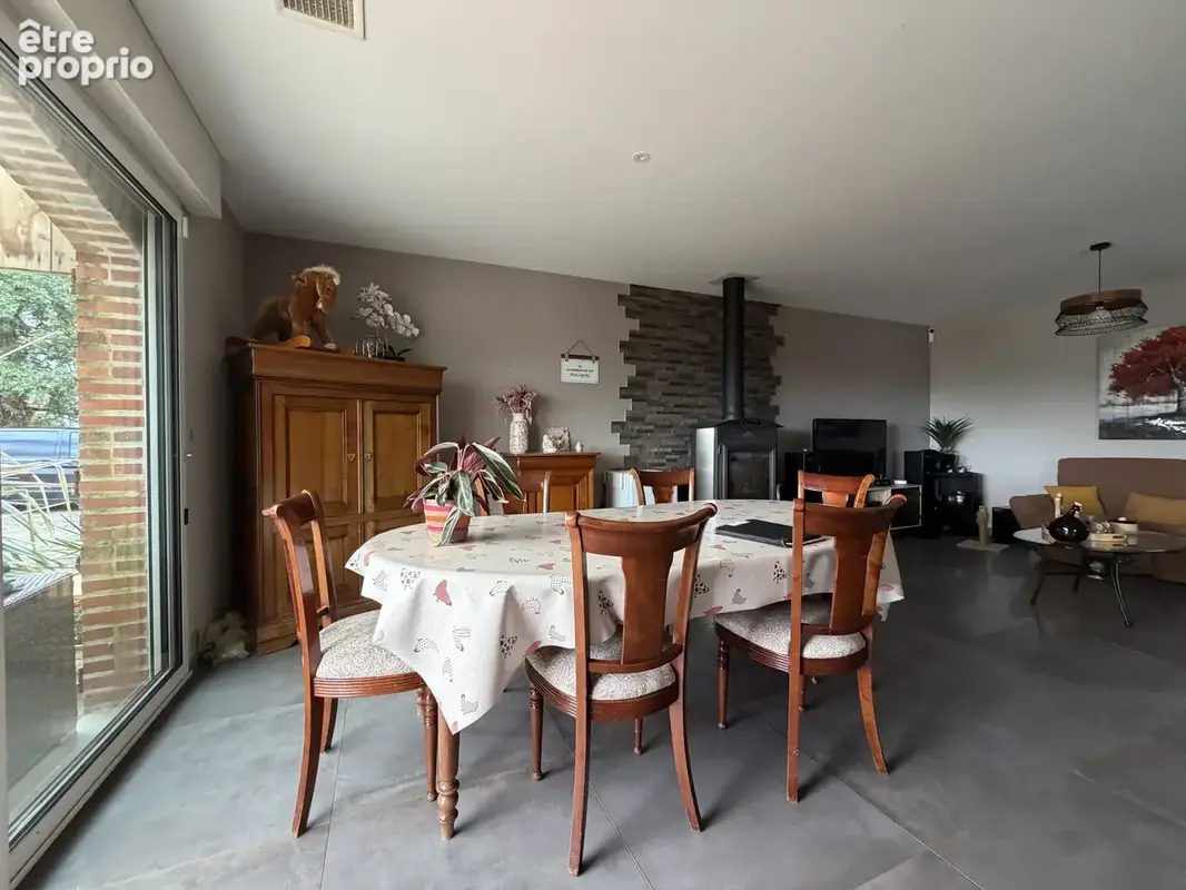 Entre AIZENAY et CHALLANS, longère rénovée,4 chambres sur 16 000 m2 de terrain - photo 7