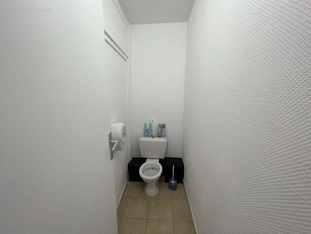 Secteur cormontreuil -  opportunite local commercial de 118m2 avec vitrine - photo 13