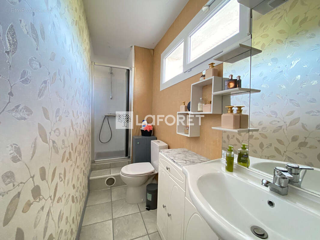 Maison à SAINT-GEORGES-DES-COTEAUX