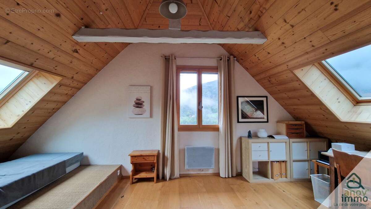 Maison à SAINT-MURY-MONTEYMOND