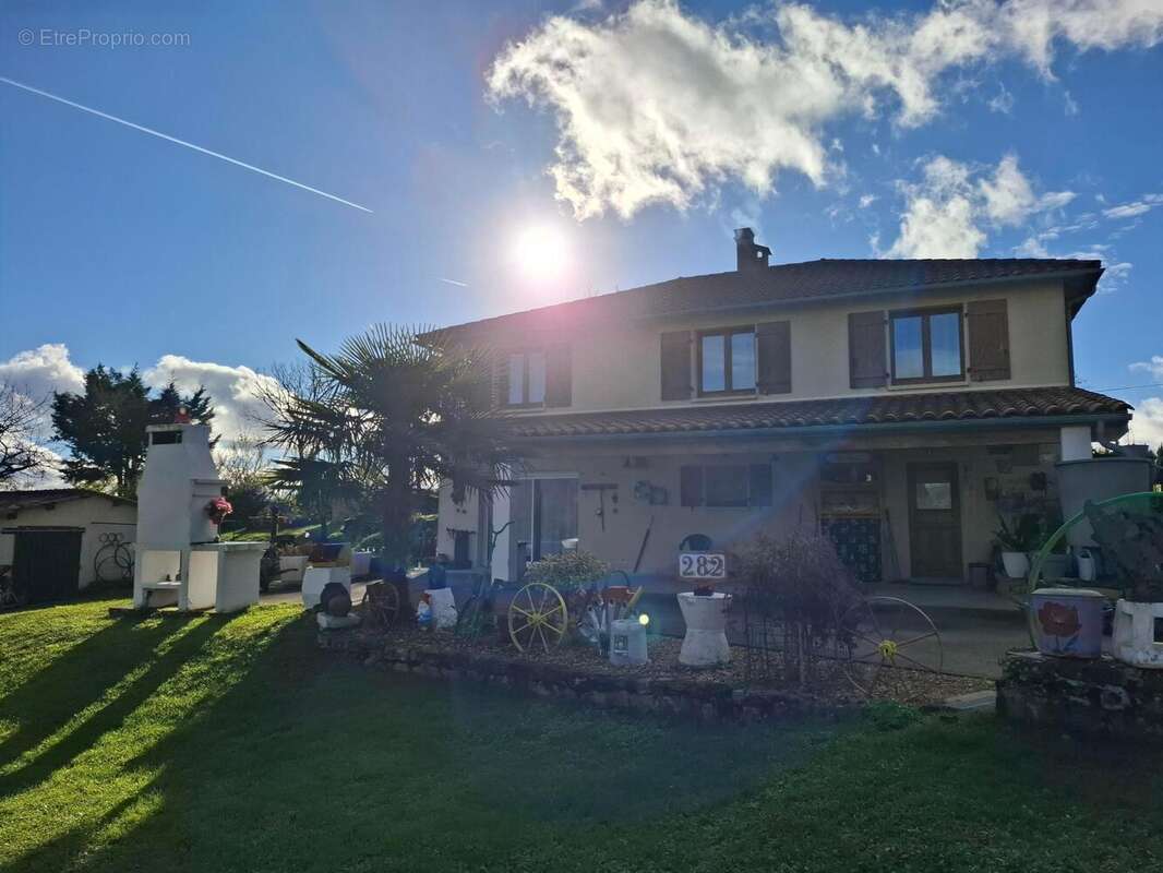 Maison 184 m² à Capdenac  - photo 4