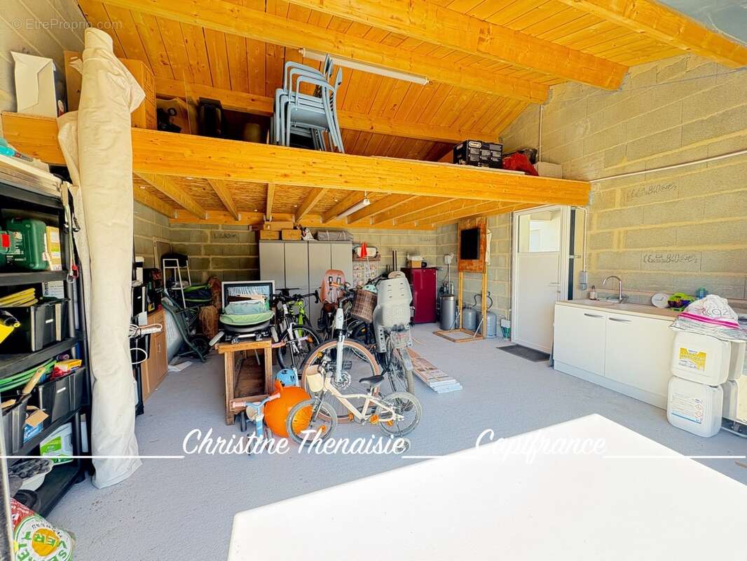 Maison récente à vendre 6 pièces : Plain-Pied - 3 chambres - Bureau - 1 salle d'eau - 1 salle de bains - 2 wc - garage - Préau S - photo 20