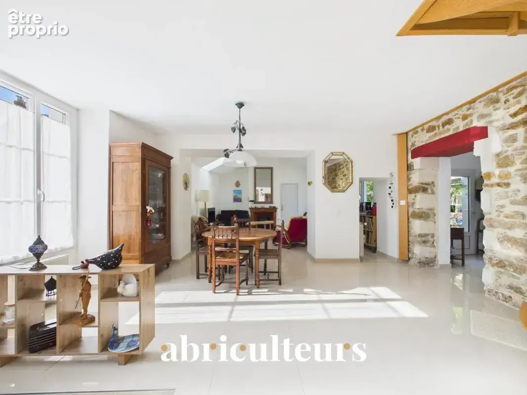 Maison familliale - Beau jardin arboré sans vis-à-vis - 5 chambres et 1 bureau  - Garage - Zola - photo 2