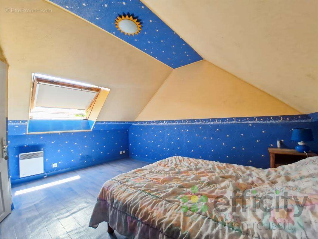 Maison à SAINT-PAVACE