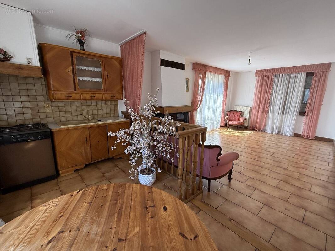 Appartement à SAINTE-MARIE-AUX-CHENES
