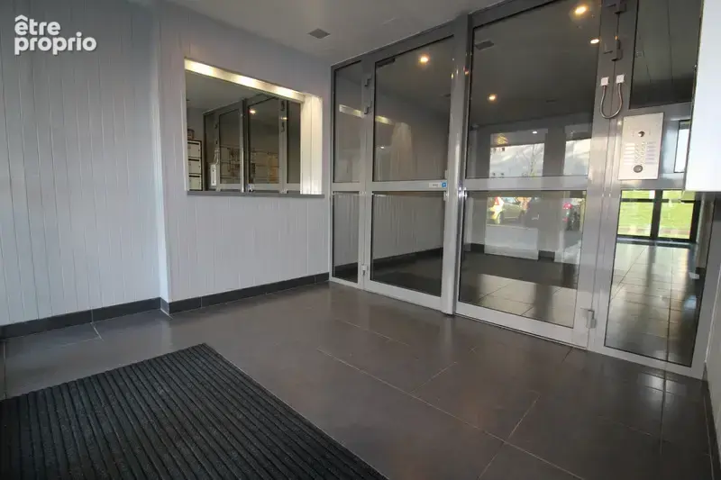 Appartement avec ASCENCEUR à vendre avec 3 CHAMBRES et 5 pièces LA ROCHE SUR YON (85) - photo 7