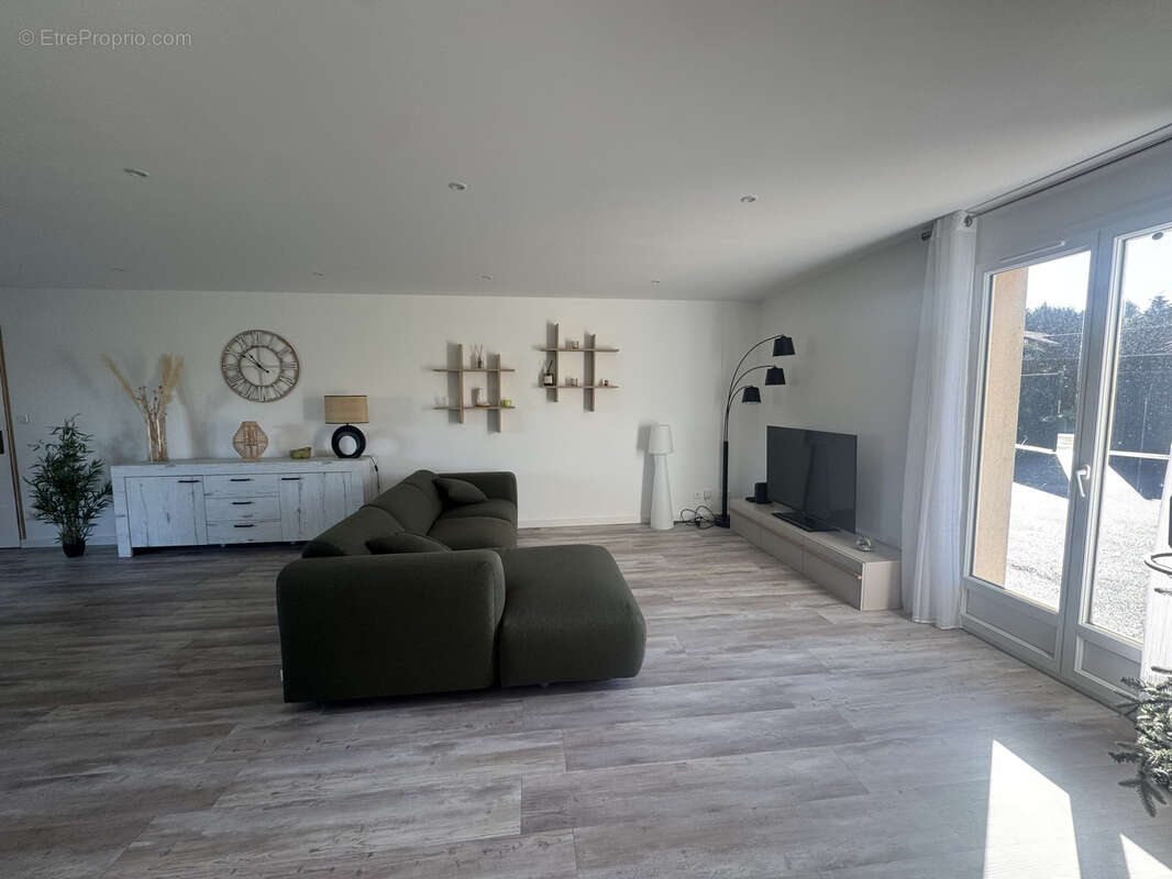 Maison à COMPREIGNAC