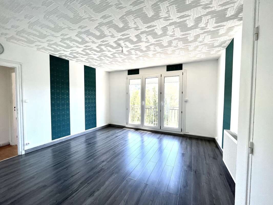 Appartement 620 m² à Charleville-Mezieres  - photo 114
