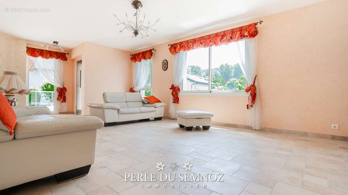 Maison à QUINTAL