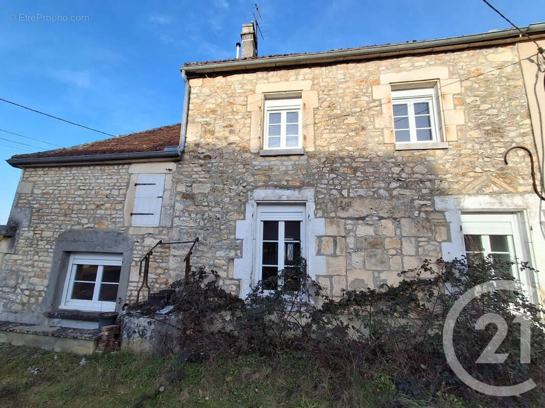 Maison à ETAIS-LA-SAUVIN