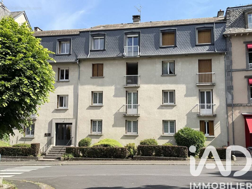 Photo 1 - Appartement à VIC-SUR-CERE