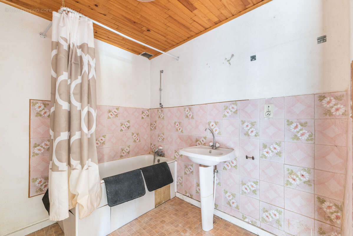 Maison à SAINT-GERMAIN-LAPRADE