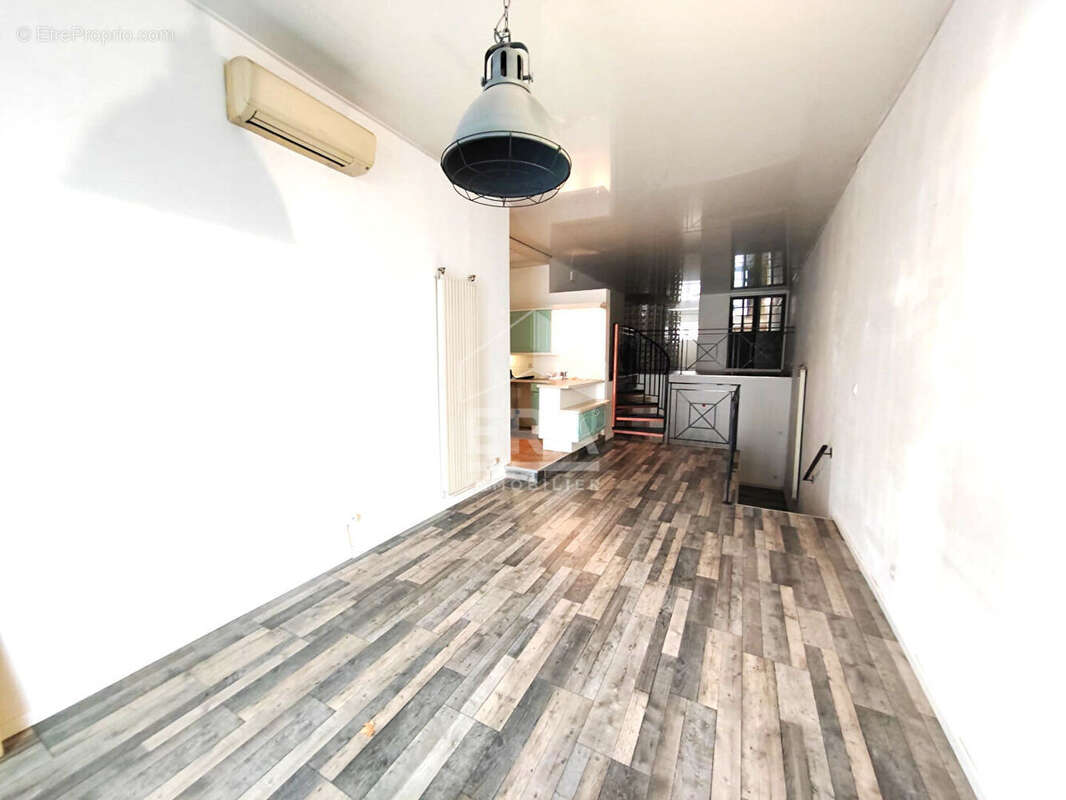 Appartement à MARSEILLE-1E