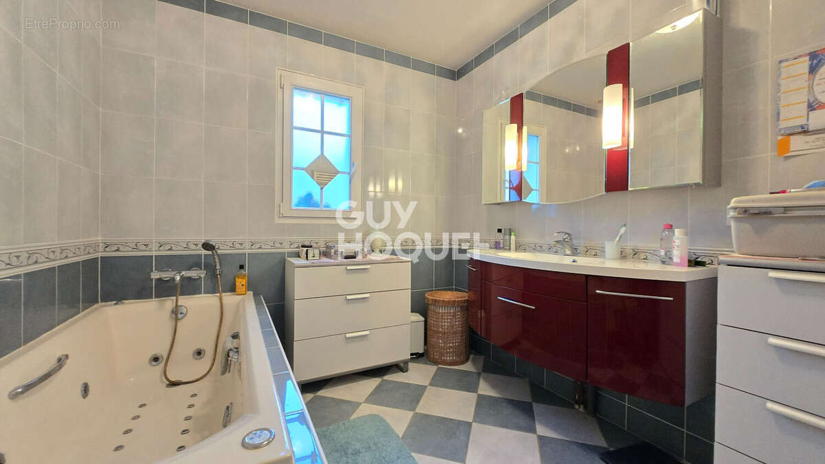 Maison à SAINT-HILAIRE-DE-RIEZ