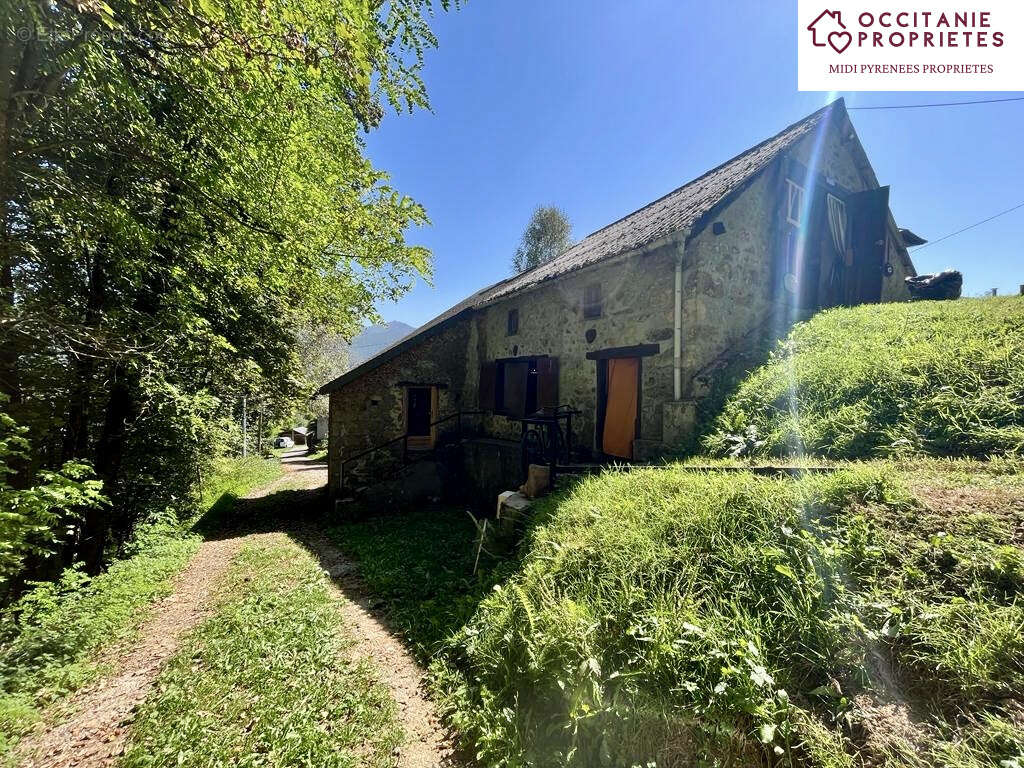Maison à BOUSSENAC