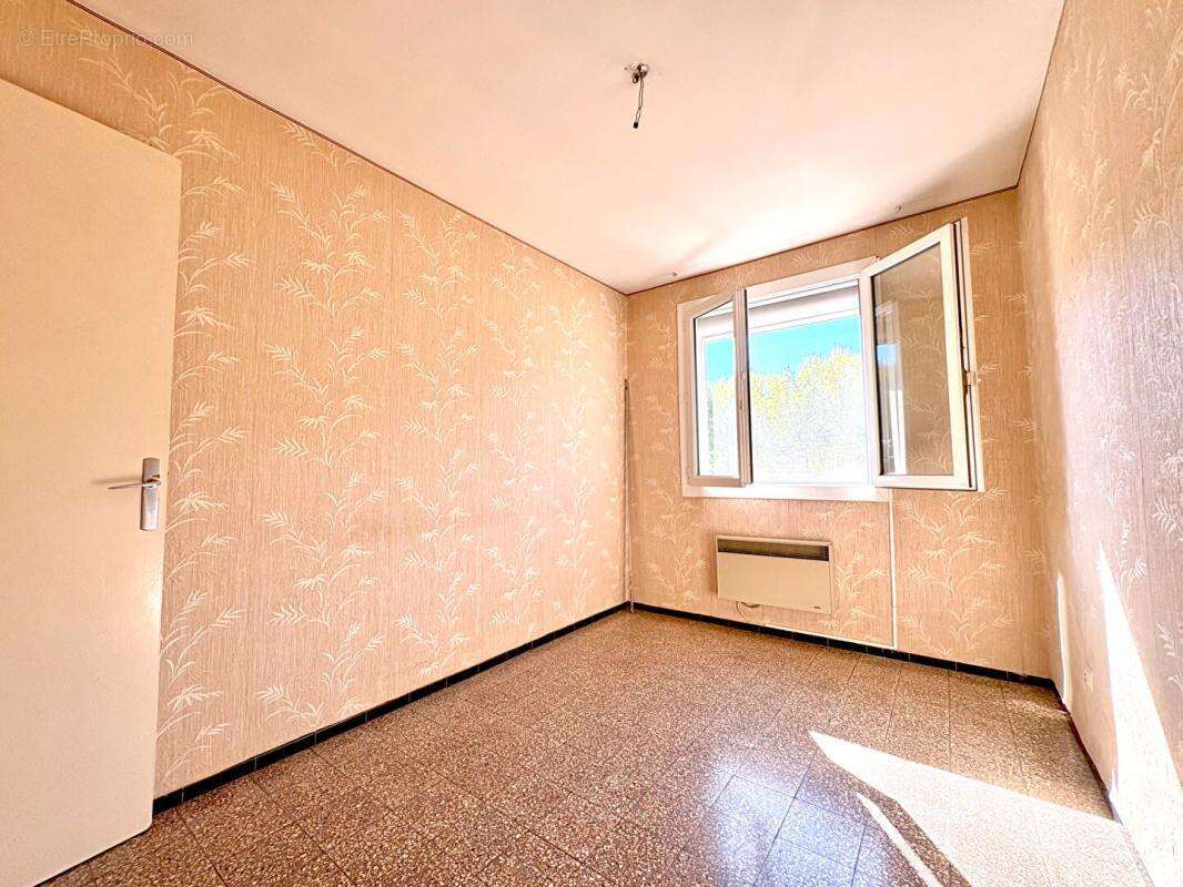Appartement à PORT-SAINT-LOUIS-DU-RHONE