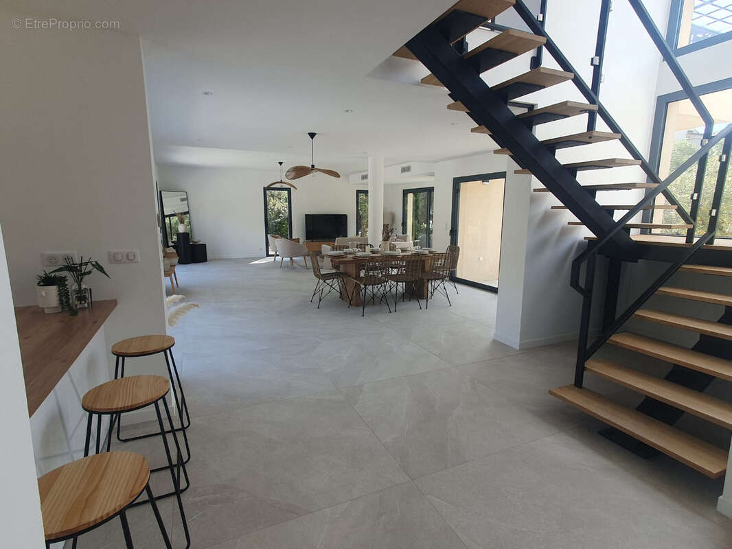 Maison à PLAN-DE-LA-TOUR