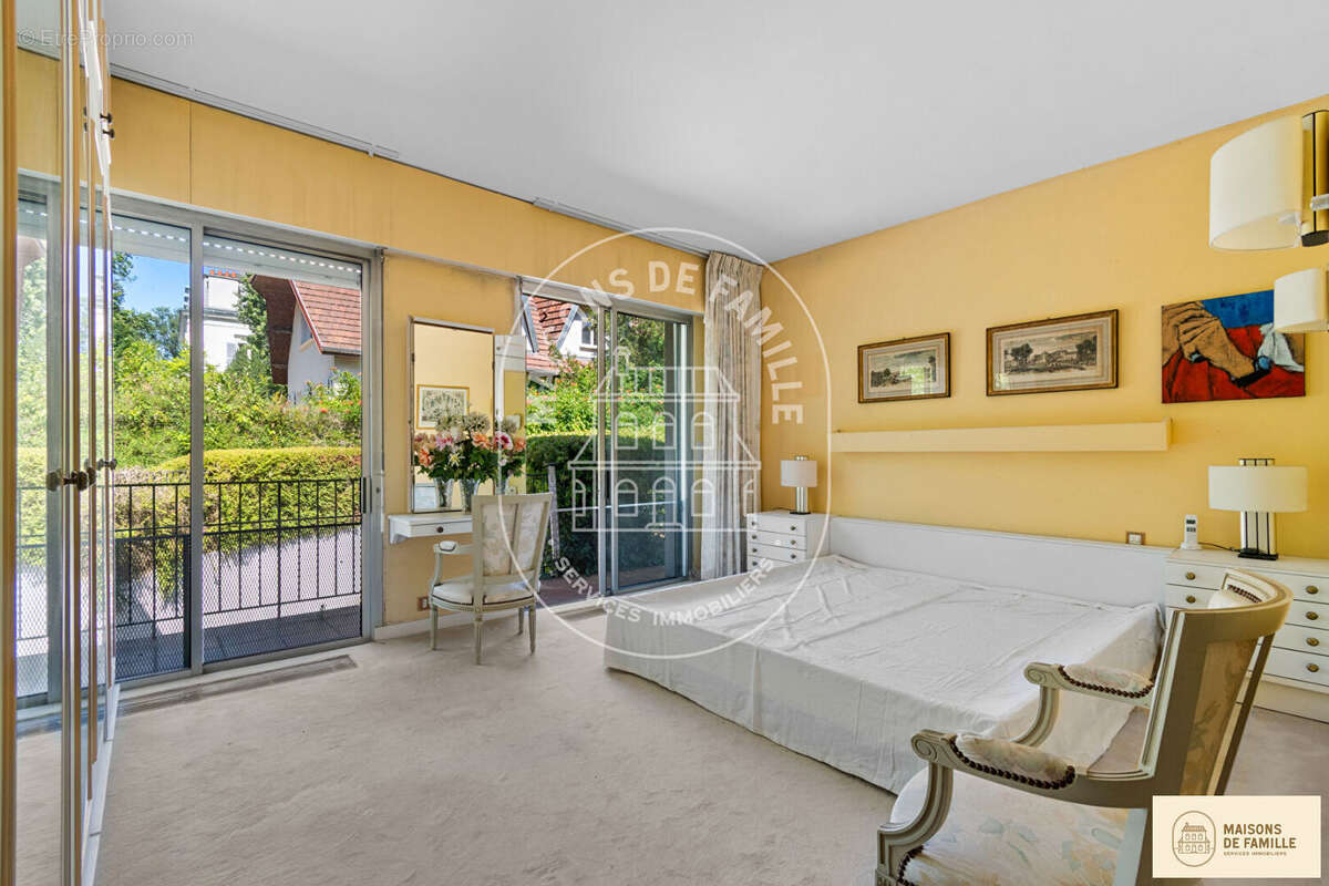 Maison à LE VESINET