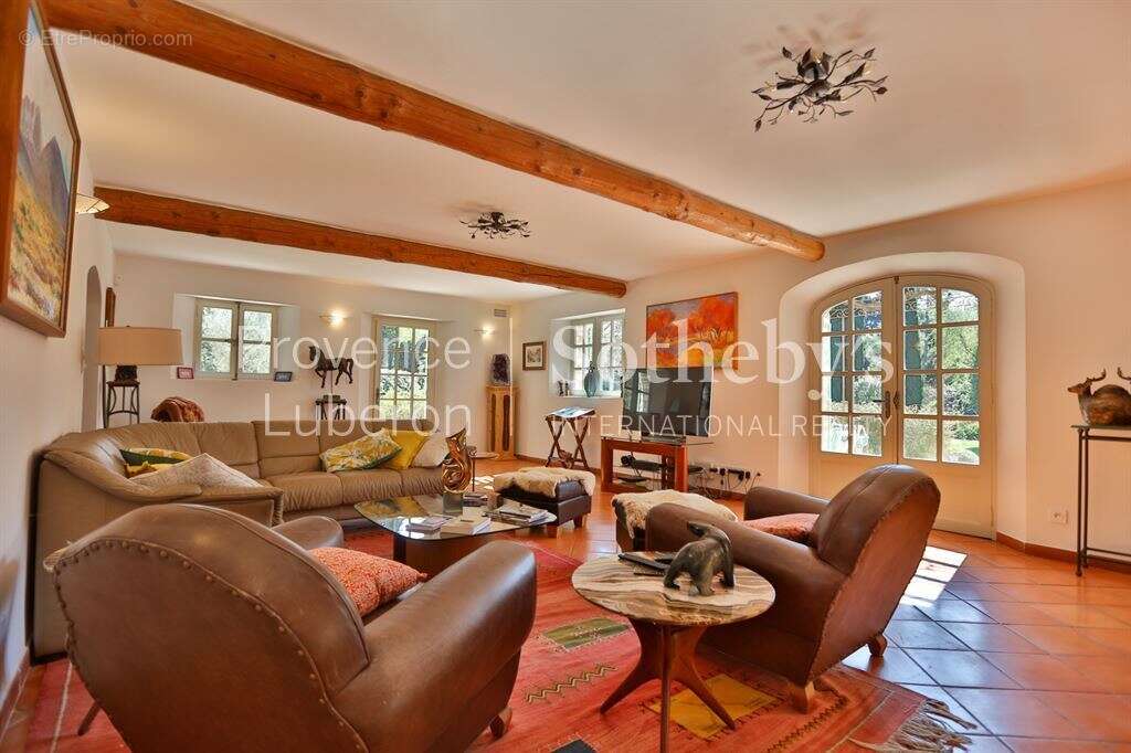 Maison à L&#039;ISLE-SUR-LA-SORGUE