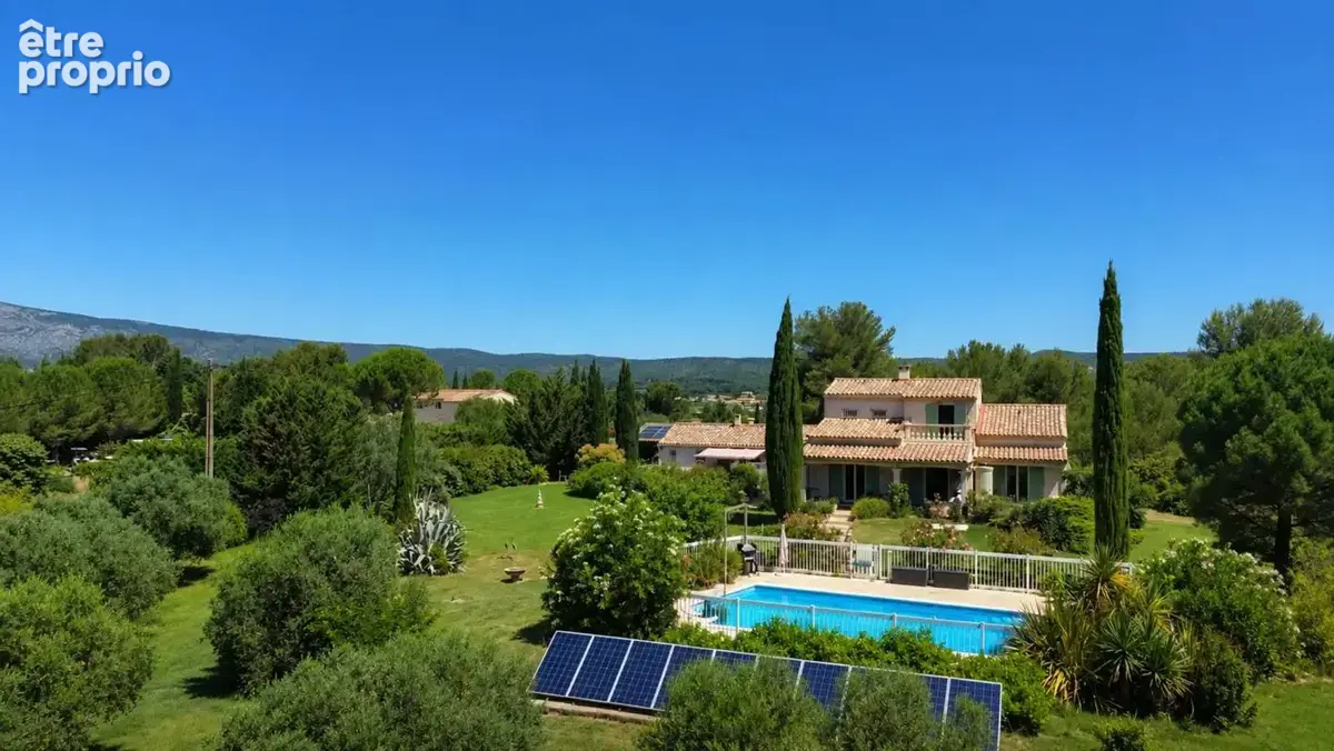 Pourrières – propriété familiale avec deux habitations, piscine - photo 4