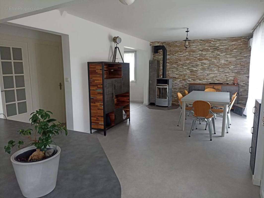 Maison à POMMERIT-LE-VICOMTE