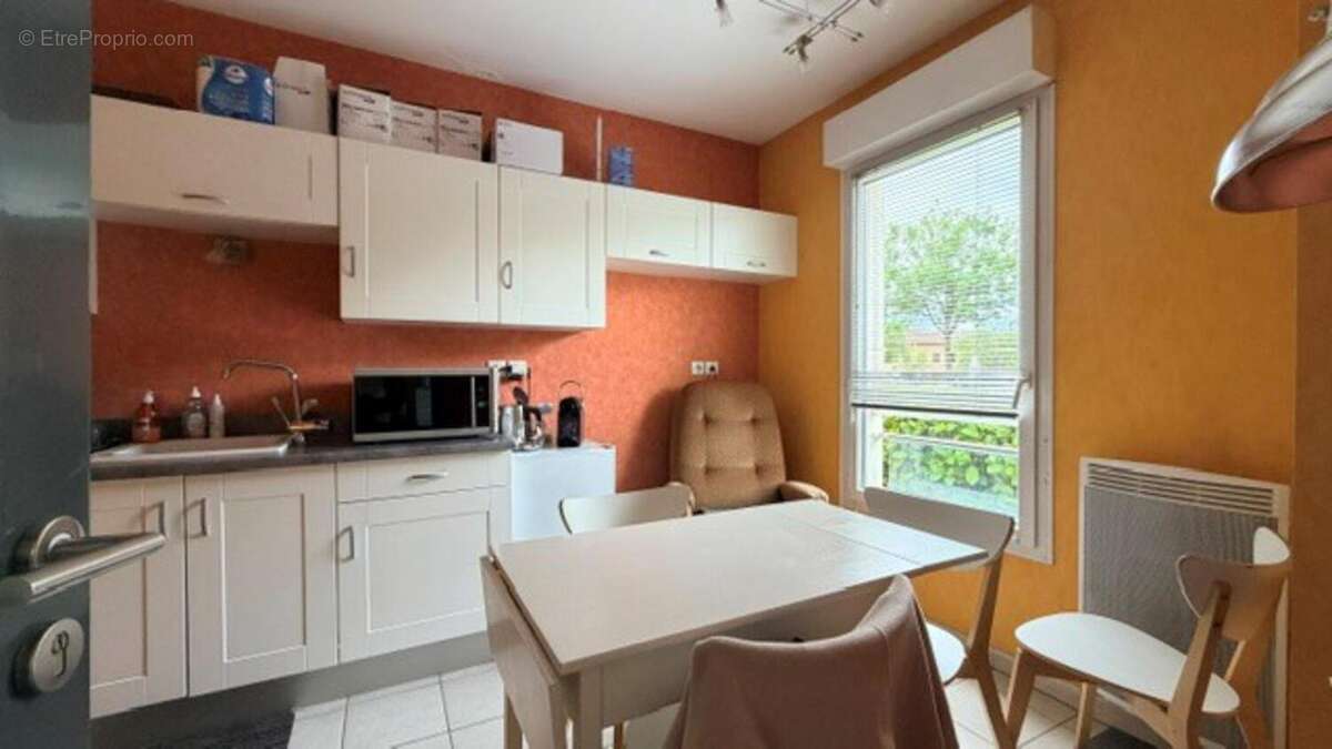 Photo 3 - Appartement à LA TOUR-DE-SALVAGNY