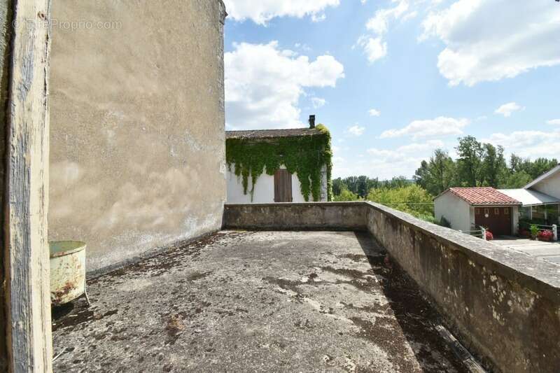 Maison à PORT-SAINTE-MARIE
