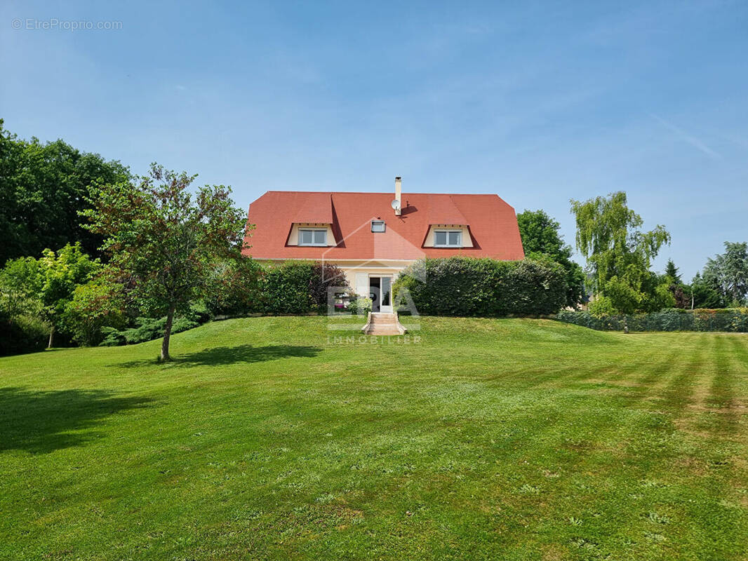 Maison à MONTFORT-L'AMAURY