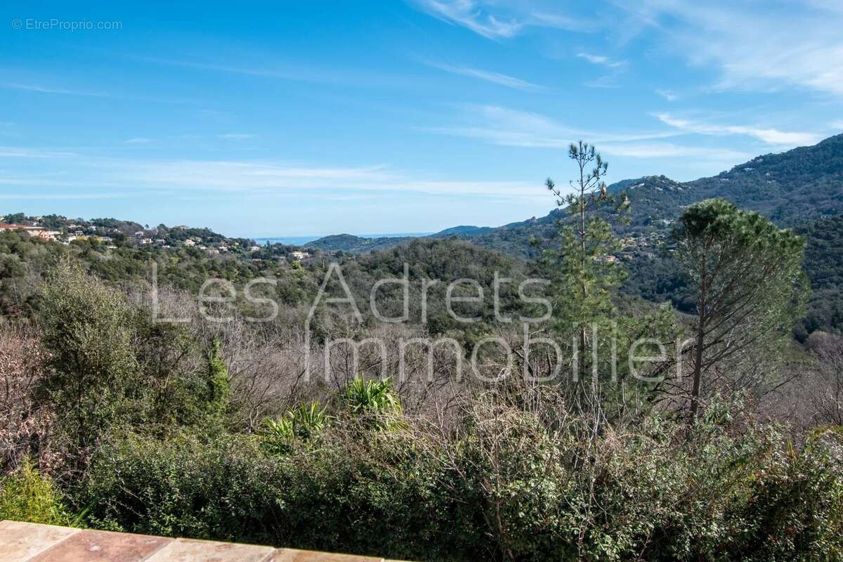 Maison à LES ADRETS-DE-L&#039;ESTEREL
