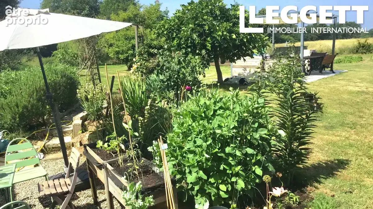 Charmante maison en pierre avec 3 chambres, 2 salles de bains, grange attenante et jardin, à 2 km de Lesterps - photo 10