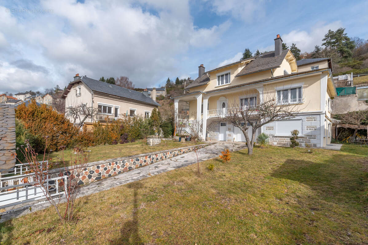 Maison à SAINT-ALBAN-SUR-LIMAGNOLE