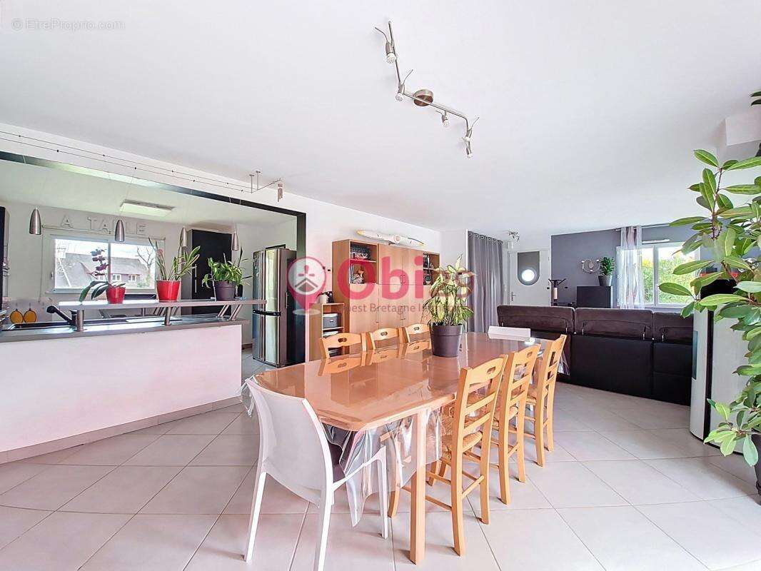 Maison à PONT-DE-BUIS-LES-QUIMERCH