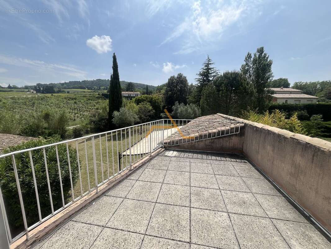 Maison à VALREAS