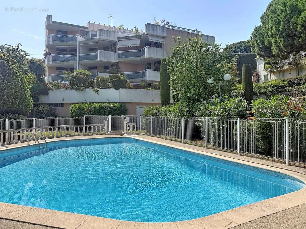 Cannes residence avec piscine : 2 pieces  en rez-de-jardin - photo 4