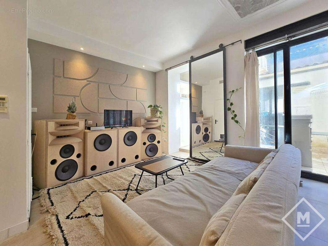 Appartement à MARSEILLE-6E