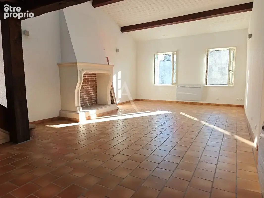 Appartement atypique au coeur du centre historique avec stationnement privatif - photo 2
