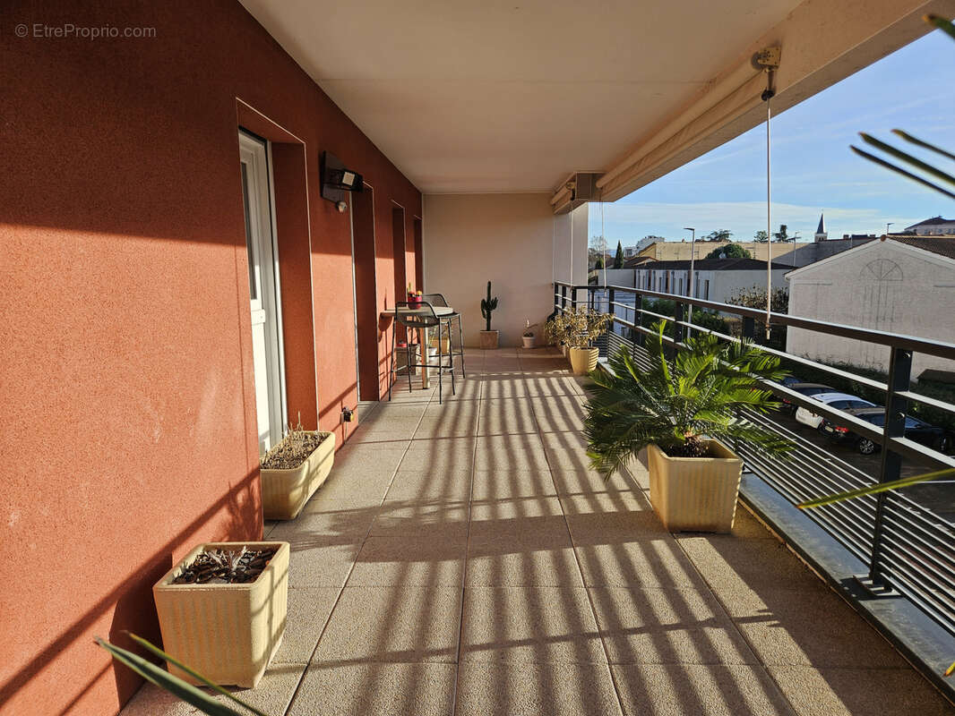 Appartement à LE COTEAU