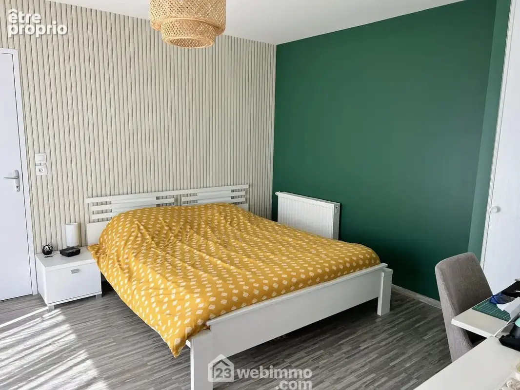 L'espace nuit se compose de 3 chambres...