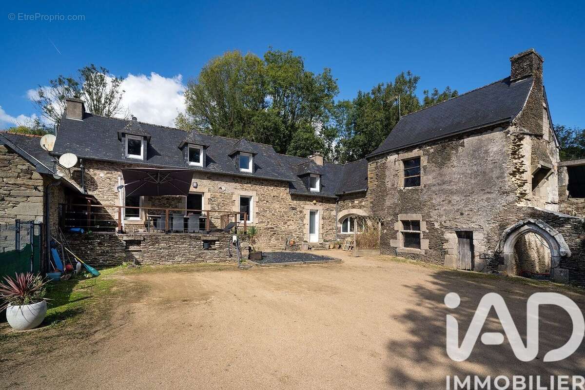 Photo 2 - Maison à CLEDEN-POHER