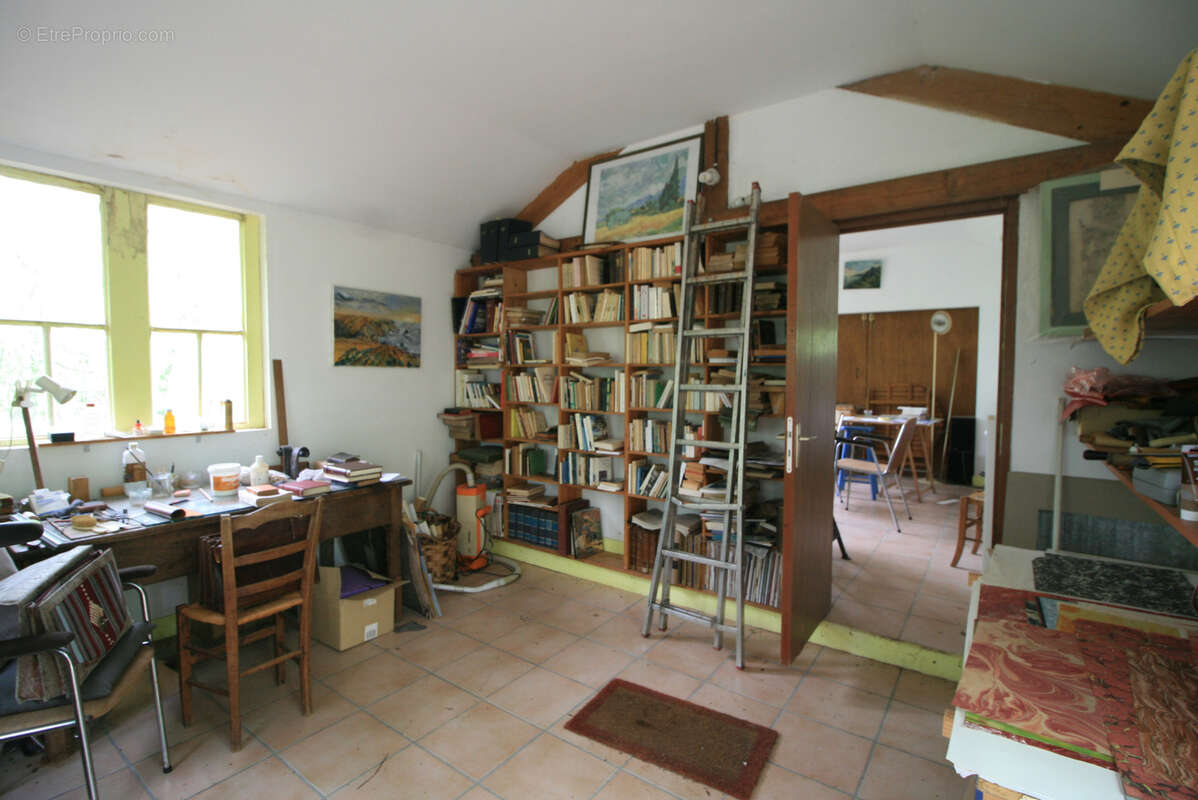 Maison à LA CHAPELLE-AUBAREIL